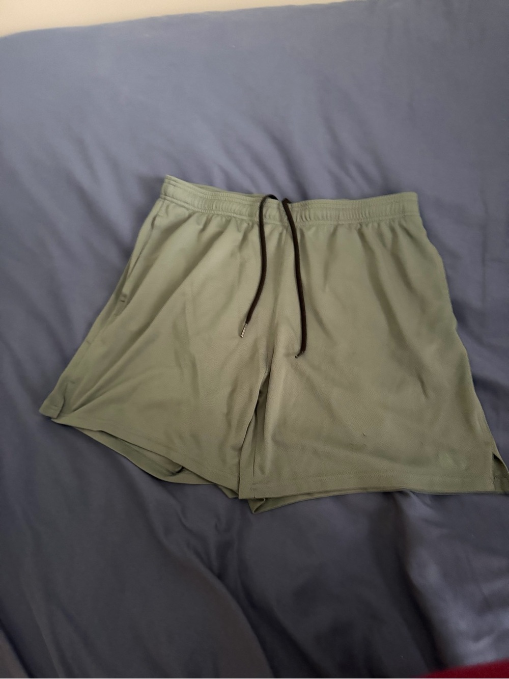 H&M dry move Men's Olive Green Athletic Shorts with Drawstring
